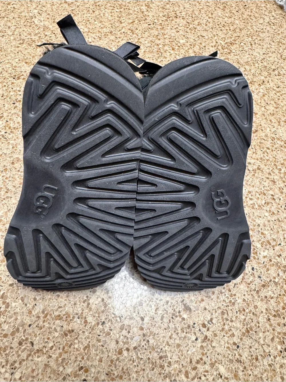 UGG Bailey Bow II Kids Black Shearling Boots